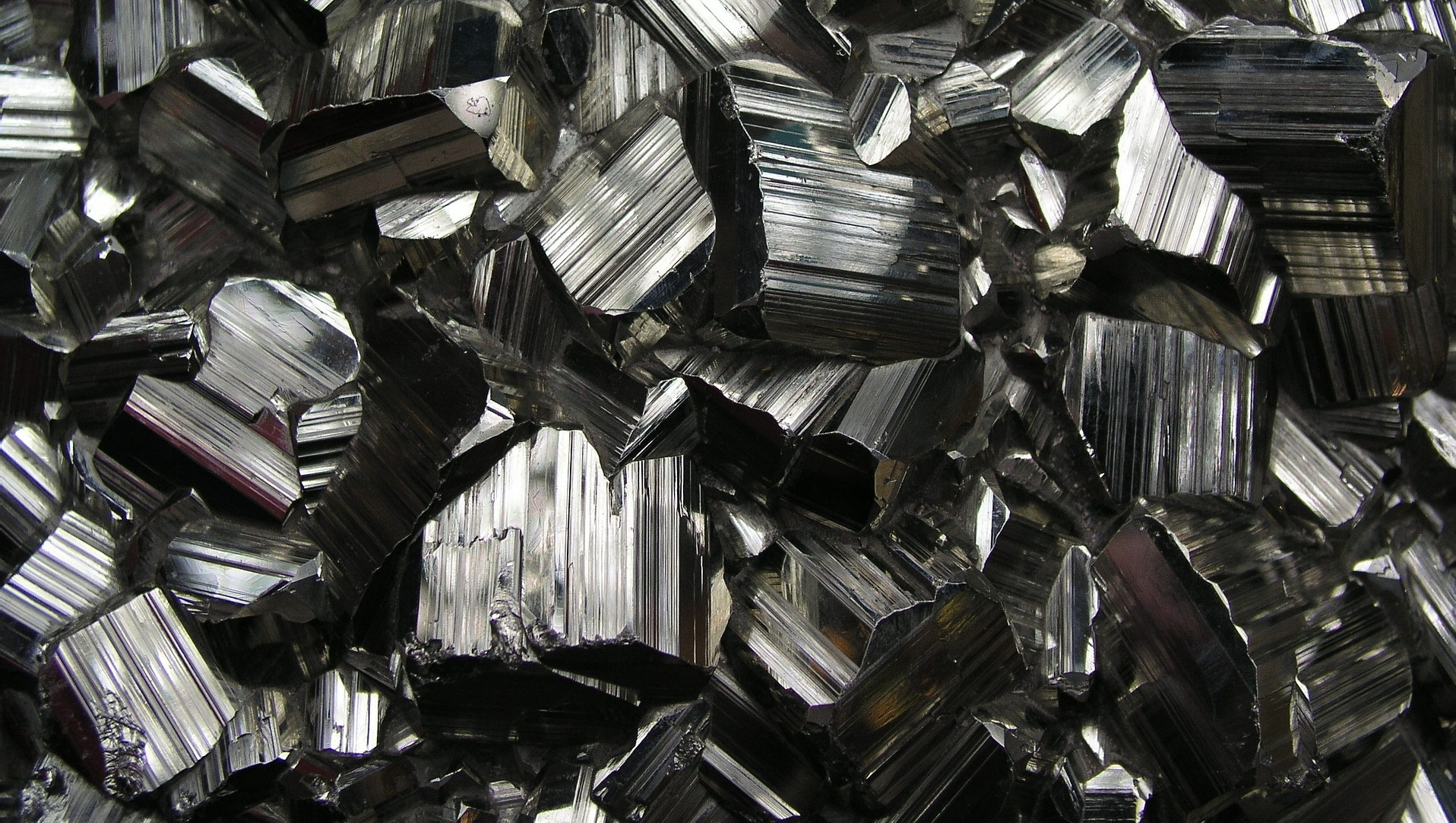 Shiny black crystalized coal